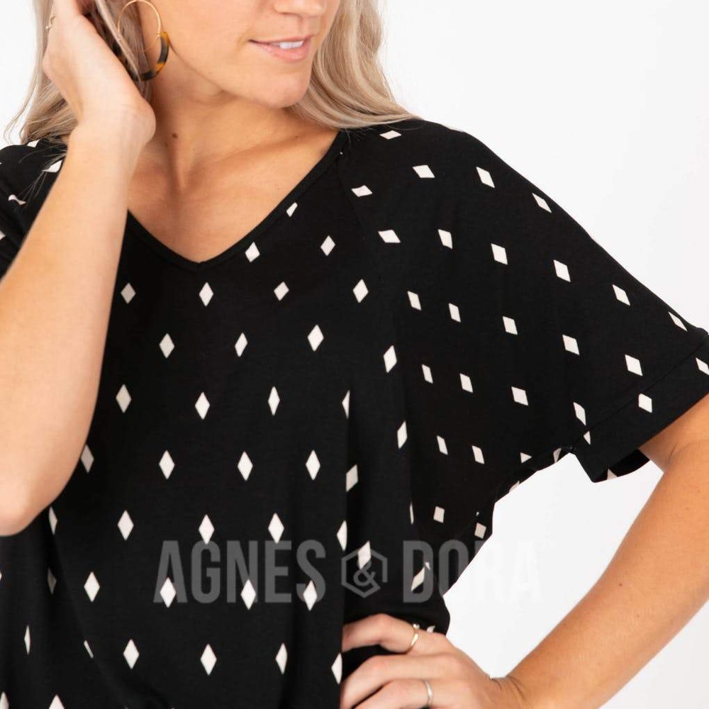 Agnes & Dora Love Top V-Neck Diamond Dots Black Soft Knit New With Tags
